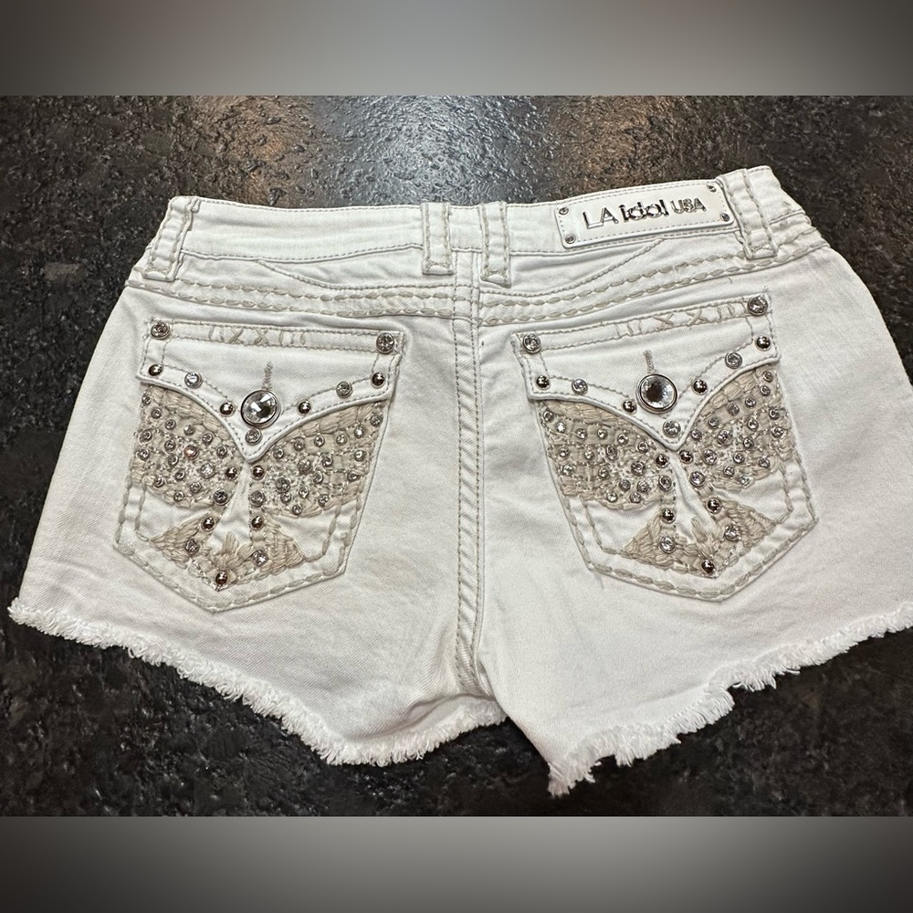 L.A. Idol White Jean Shorts - Picture 2 of 7